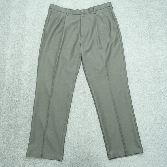 Haggar Dress Pants Men's Size 38X32 Gray Pleated Front High-Rise 100% Polyester - Picture 1 of 8
